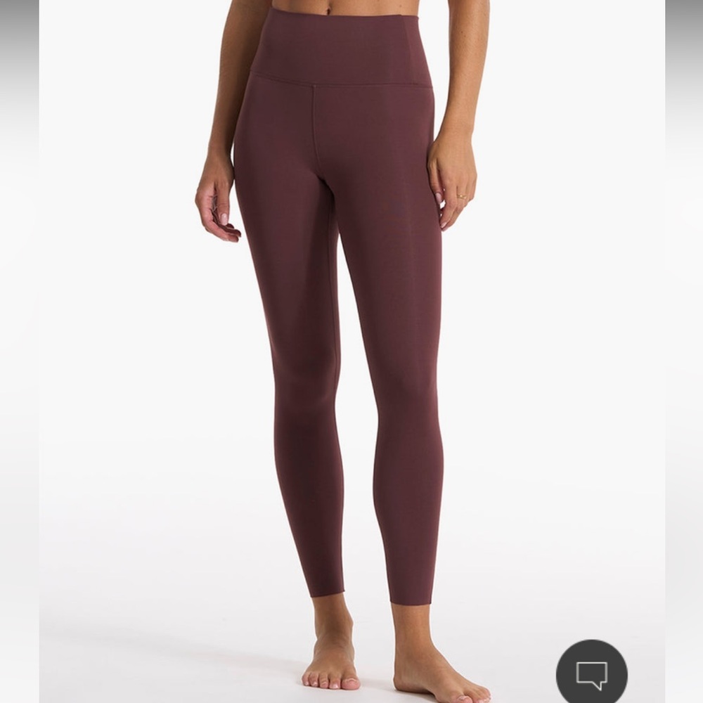 Vuori Evolve Legging "Fig" Size M